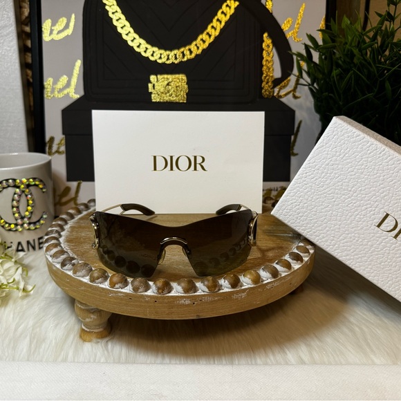 Christian Dior shield gradient sunglasses with box⭐️ - Picture 9 of 11